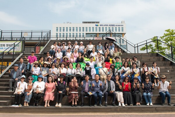 위례인생학교 봄학기 축제 공연자들 /백만기