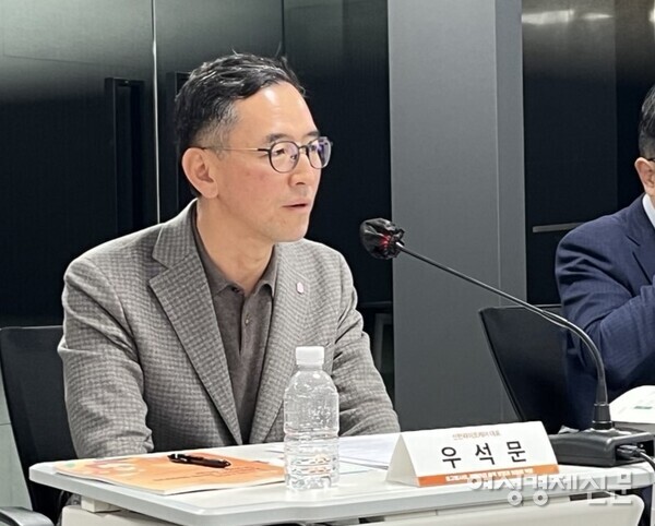 우석문 신한라이프케어 대표는 영세 요양 시설 사업자와 대형 보험사가 상생해야 한다고 말했다. /허아은 기자