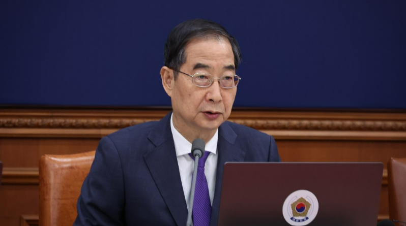 한덕수 국무총리가 11일 오전 서울 종로구 정부서울청사에서 열린 국무회의에 참석해 발언하고 있다. /연합뉴스