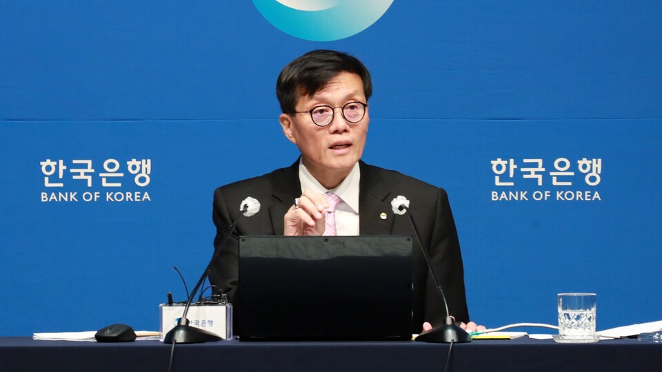 이창용 한국은행 총재는 최근 사과값 폭등 사태를 두고 재정 보조를 통한 가격 조정만이 정답은 아니라는 의견을 냈다. /한국은행