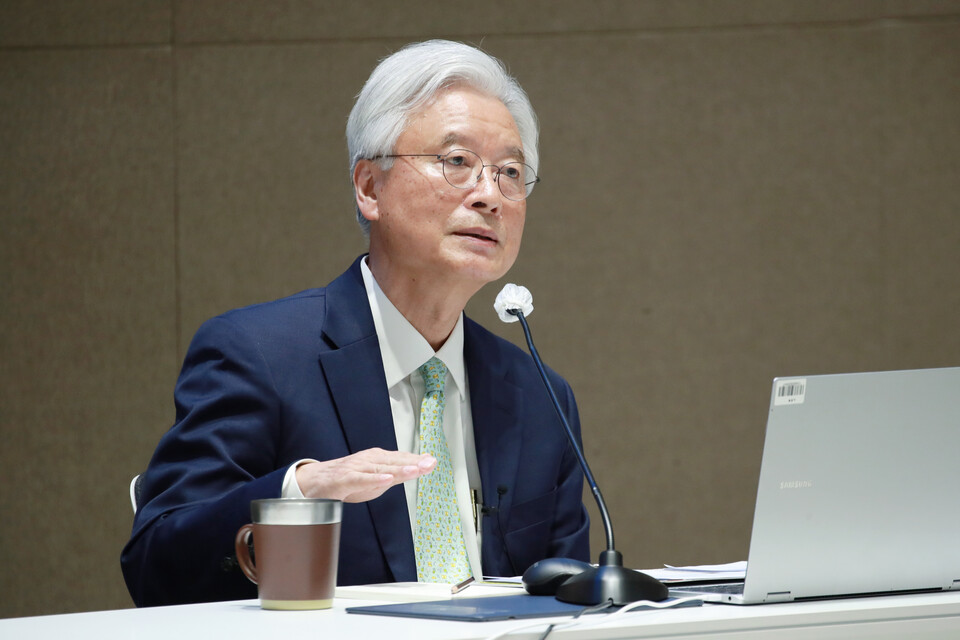 원/달러 환율이 1400원을 선을 터치하면서 17개월 만에 최고치를 경신한 가운데 이날 한국은행은 조윤제 금융통화위원의 기자간담회를 개최하고 경제 현안에 관한 질의응답 시간을 가졌다. /한국은행