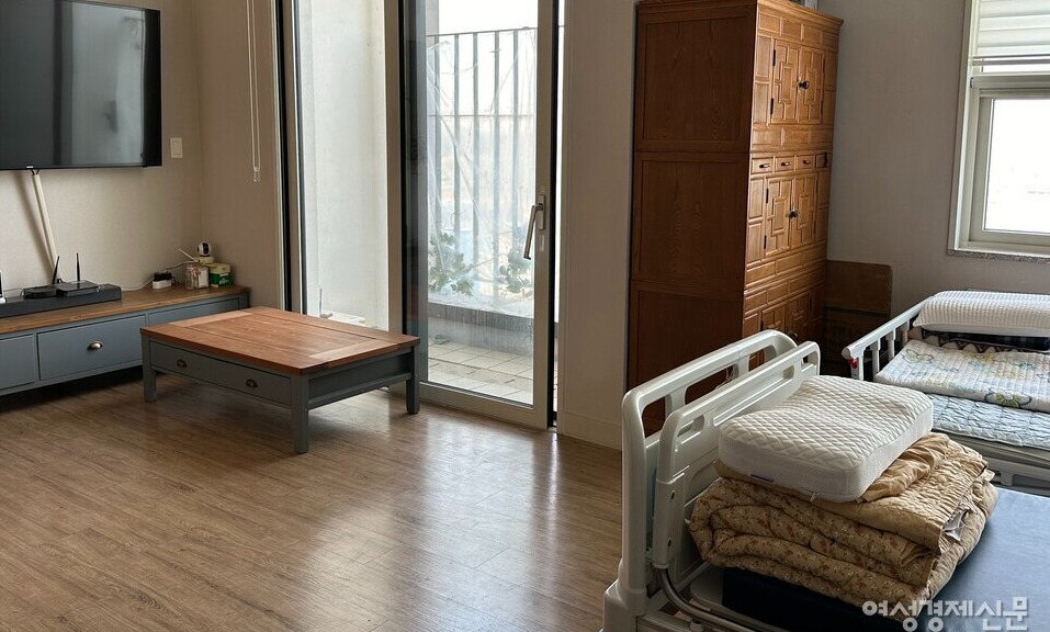 경기도 고양시에 위치한 '보아스골든케어'의 유니트. 가정적인 분위기를 느낄 수 있다. /김정수 기자