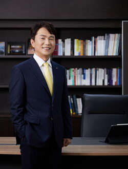 올해 1월 취임한 구본욱 KB손보 사장이 설정한 '회사 가치 성장률 1위 달성' 목표를 향한 출발이 순조롭다. /KB손해보험