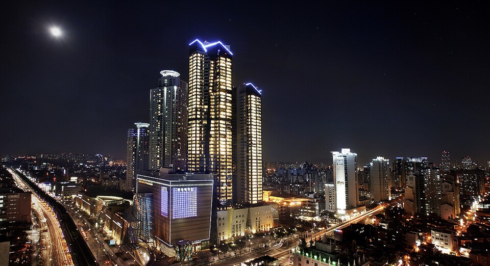 서울시 광진구에 위치한 '더클래식500' 야경. /더클래식500