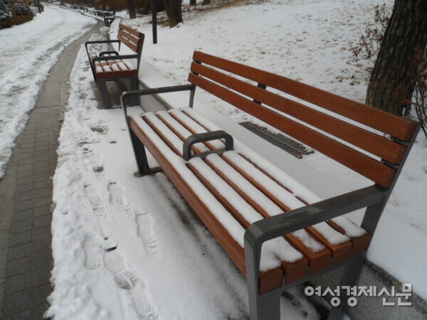 노년기는 사계에서 겨울에 해당한다. 겨울처럼 괴로운 시기이다. /사진=강신영