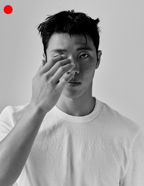 KGC인삼공사가 정관장 스테디셀러 브랜드 ‘홍삼톤’의 앰버서더로 월드클래스 황희찬 선수를 발탁했다. /KGC인삼공사