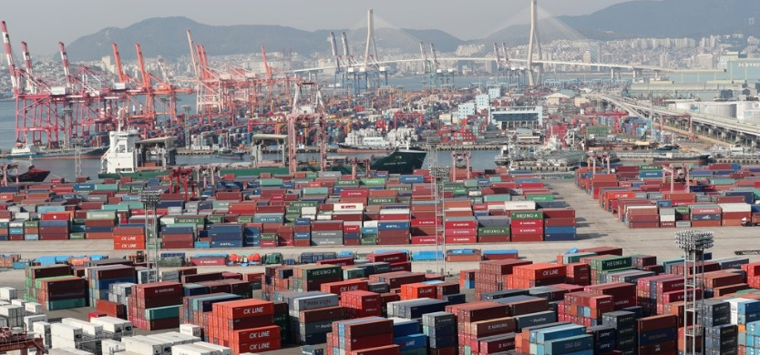 수출 회복세에도 내수는 부진해 장밋빛 경기 전망은 시기상조라는 지적이 나오고 있다. /연합뉴스