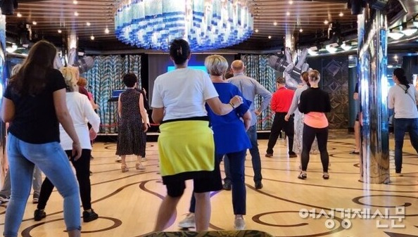 춤도 문화의 차이가 있다. 우리 문화는 비교적 보수적이라 주의해야 할 점이 많다. /사진=강신영