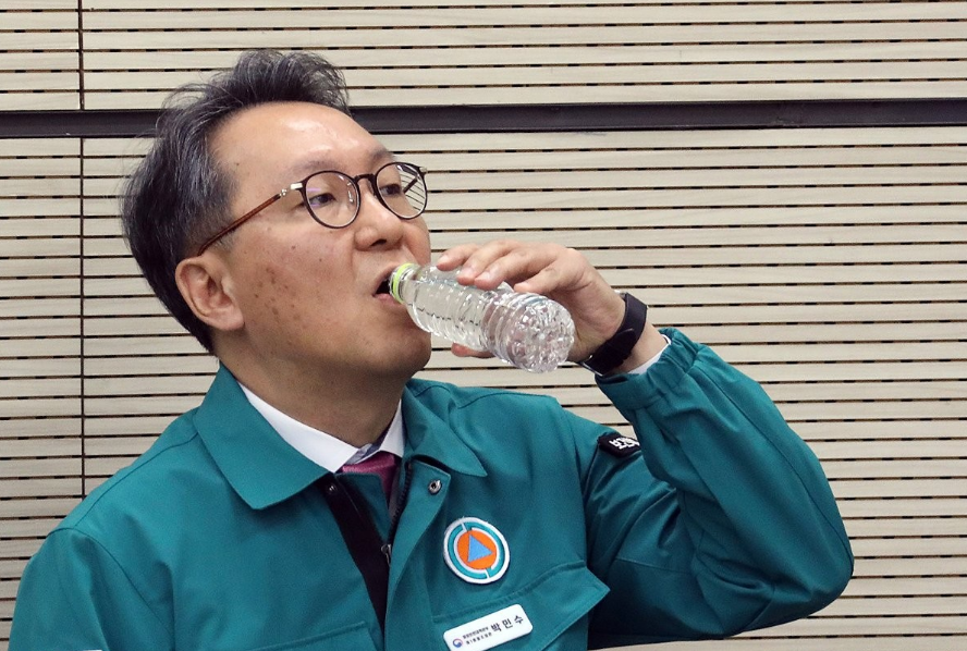 21일 박민수 보건복지부 2차관은 의사 집단행동 중앙사고수습본부 회의를 주재하고 "20일 기준 소수지만 일부 전공의가 복귀한 것으로 파악됐다"고 밝혔다. /연합뉴스