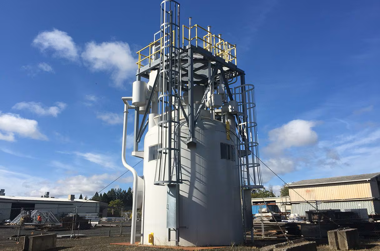 뉴스케일파워 엔지니어들이 SMR을 연구하기 위해 사용하는 실물 크기 모형 /A. CHO·SCIENCE