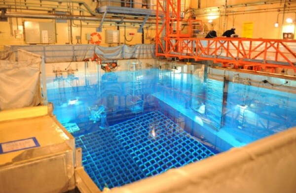 사용후핵연료를 보관 중인 원전 내 저장수조. [사진=원자력환경공단]