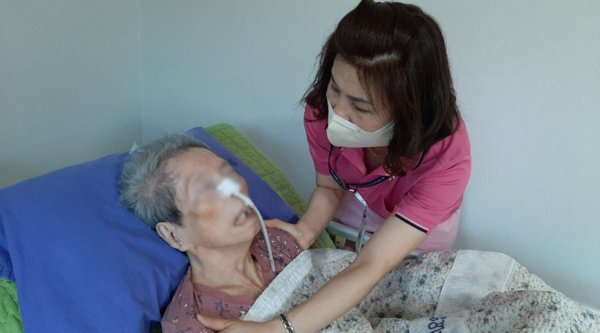 엄마는 제가 근무하는 층에 계셔서 날마다 볼 수 있게 해주셔서 감사합니다. /김경은