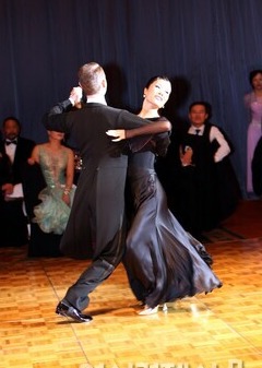 샤리권 원장은 현재 국제 댄스지도자협회 IDTA의 한국 교육은 물론 심사위원으로도 활동 중이다. 그간 수많은 제자들을 배출했다. 어렵게 영국 유학이 아니더라도 국내에서 손쉽게 이론 교육을 받을 수 있게 한 공로는 크다. /사진=샤리권