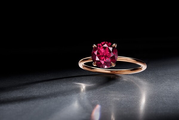 ‘아가일 피닉스(The Argyle Phoenix)', 1.56캐럿의 팬시 레드 다이아몬드 /Phillips Auction