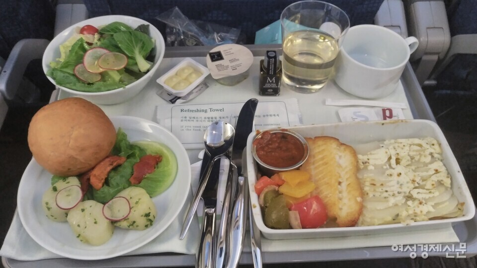 2019년 9월 1일 대통령 전용기에서 기자들에게 제공된 기내식 /이상무 기자