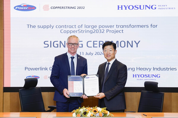 효성중공업이 호주 파워링크사와 변압기 공급계약 체결식 행사를 가졌다. (오른쪽부터)우태희 효성중공업 대표, 대릴 로웰 파워링크 CFO /효성