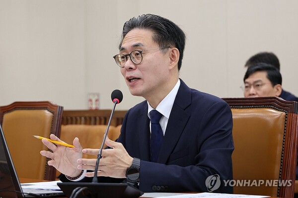 강민수 국세청장 후보자가 16일 오전 국회 기획재정위원회에서 열린 인사청문회에서 위원의 질문에 답하고 있다. /연합뉴스