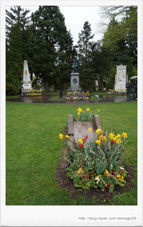 빈 시민 묘지공원 내의 예술인 묘역 /사진=한익종