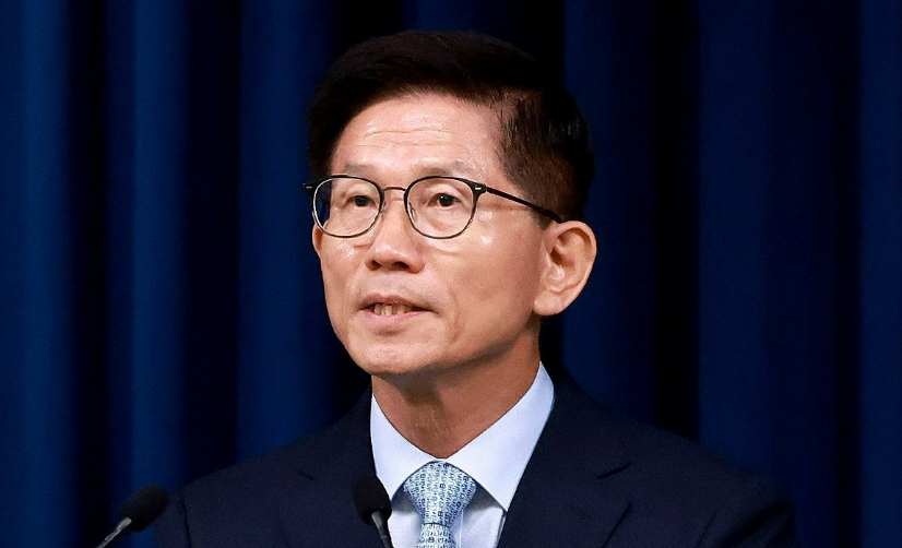 김문수 고용노동부 장관 후보자가 31일 오전 서울 용산 대통령실 청사 브리핑실에서 열린 인사브리핑에서 지명 소감을 말하고 있다. /연합뉴스