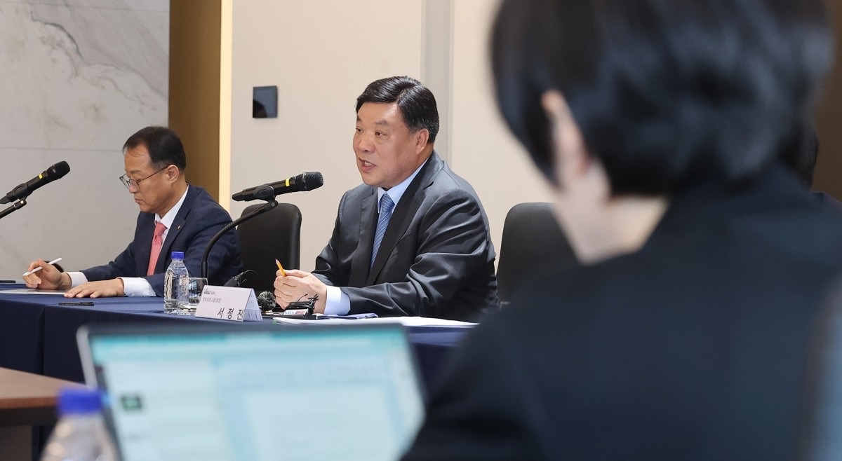 서정진 셀트리온그룹 회장이 2023년 10월 25일 서울 여의도 파크원타워2에서 열린 셀트리온 그룹 합병 관련 기자간담회에서 발언하고 있다. /연합뉴스