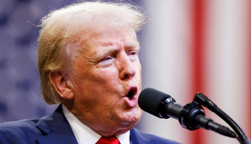 NYT는 트럼프의 측근 10여 명을 인터뷰해 "해리스가 후보로 나선 이후 3주간이 트럼프의 대선 레이스 기간 중 최악의 시간"이라고 평했다. /연합뉴스