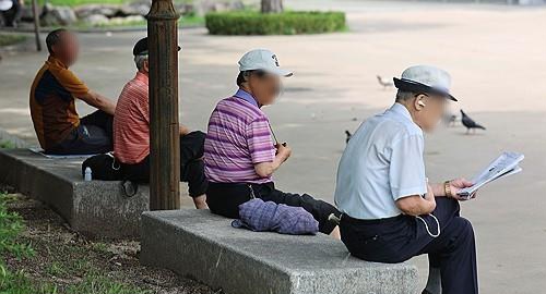 지난달 4일 울산경찰청에 따르면 3500명의 노인에게 자격증을 취득하게 해주겠다며 총 6억원을 빼앗은 취업사기 일당 3명을 구속했다. /연합뉴스