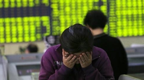 전기차 산업의 침체와 잇따른 화재 사고가 2차전지 상장지수펀드(ETF) 투자자들에게 큰 부담을 안기고 있다. /연합뉴스