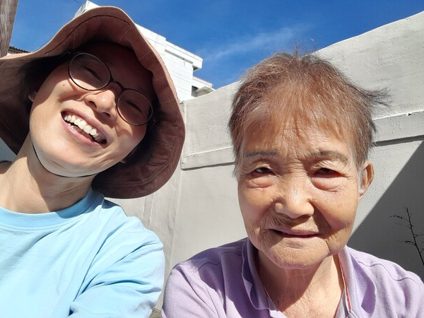 아프시고 늙으신 어르신들을 사랑과 정성을 다해 케어함으로 그분들께 행복과 기쁨을 줄 수 있다면 이 고생도 값진 것이라 생각든다. /안정미