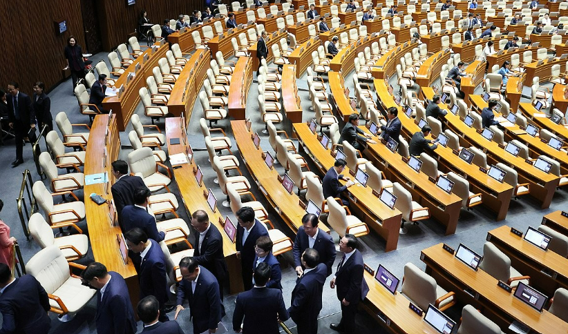 조태열 외교부 장관과 김용현 국방부 장관의 외교·통일·안보 분야 국회 대정부질문 불참 사실을 두고 여야에서 설전이 오가고 있다. /연합뉴스