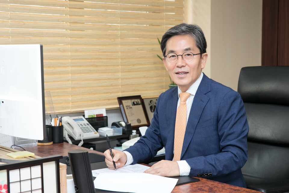 유 회장은 "소프트웨어 불법 사용을 막기 위해 가장 중요한 것은 근본적인 '인식 변화'다. 올바른 소프트웨어 사용에 대한 인식을 조기에 확립하는 것이 중요하다"며 "초등학생부터 시작되는 체계적인 교육을 통해 조기에 올바른 가치 인식을 심어주는 것이 어떠한 제재보다 더 강력하고 효과적일 것으로 예상한다"고 강조했다. /사진제공=유병한