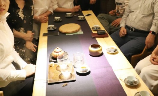 호급, 인급 차로 가졌던 노차 다회, 회비가 260만원에 참석 제한 인원은 8명, 만만찮은 회비인데도 한정된 인원수가 금방 마감되었다고 한다. 1920년대 차인 복원창호를 마실 수 있어서 중국에서 참석할 수 있게 허락을 구했을 정도였다. /사진 출처=다음카페 '차연구소'