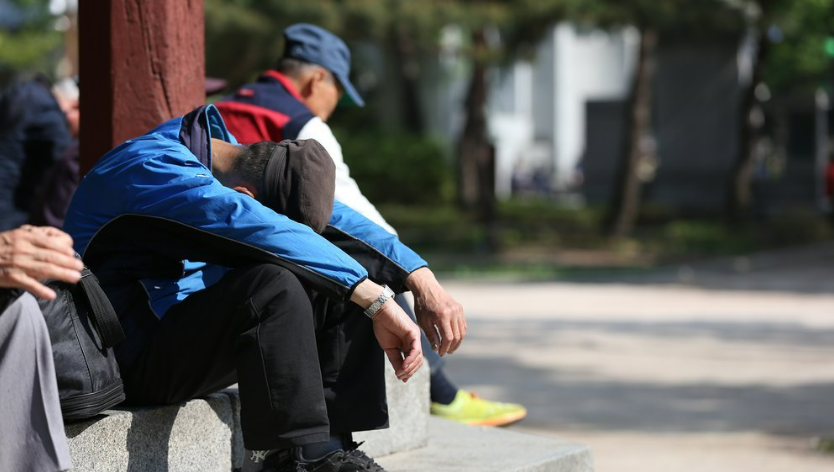 불안정한 노후 생활을 해결할수록 세대 간 갈등이 줄어들 수 있다는 분석도 나오고 있다. /연합뉴스