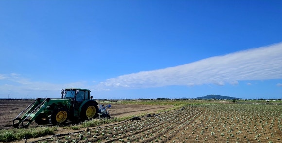 트랙터와 구름 /사진=한익종