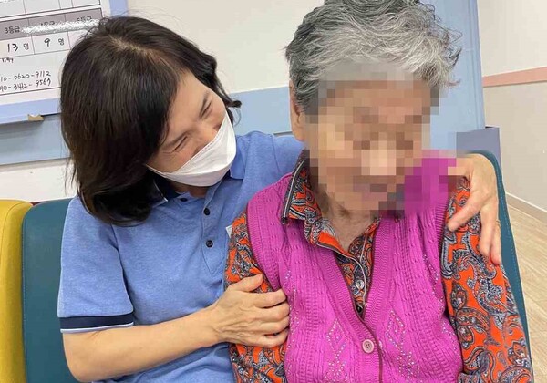 때가 되니 어르신께 만족한 서비스를 잘 제공할 수 있도록 도와준 모든 분께 감사함을 드린다. /이점옥