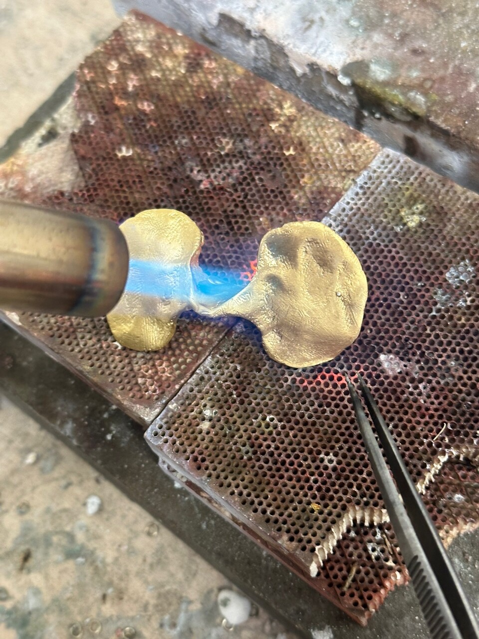 1064 스튜디오에서 주얼리가 만들어지고 있다. /1064 스튜디오 제공