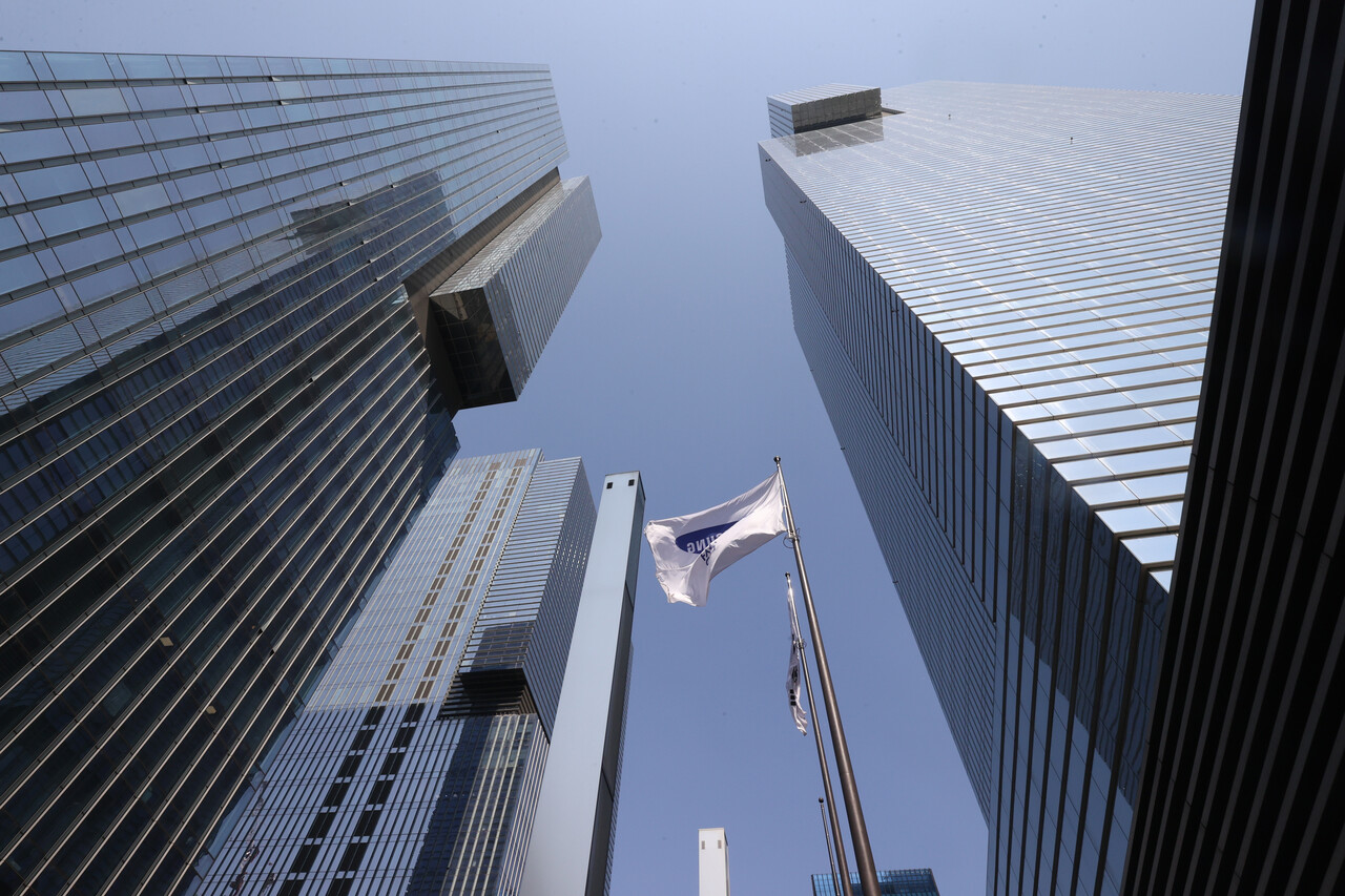 10월 8일 삼성전자와 LG전자 두 업체는 시장 전망치를 하회하는 3분기 실적을 발표했다. 서울 삼성전자 서초사옥 모습 /연합뉴스