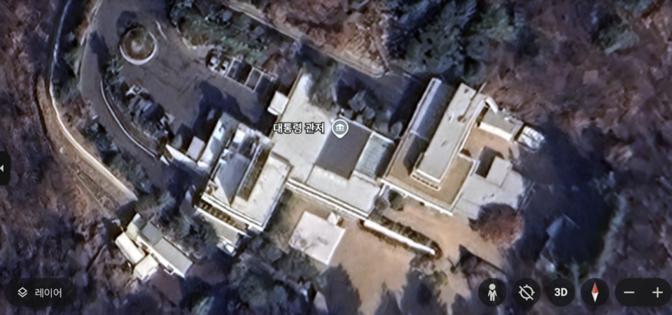 8일 구글의 위성 지도 서비스 '구글 어스'의 서울 한남동 대통령 관저 모습 /구글어스