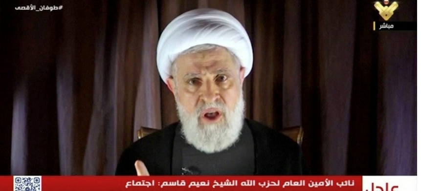 헤즈볼라 2인자 나임 가셈이 8일(현지 시각) 연설을 하고 있다. /연합뉴스