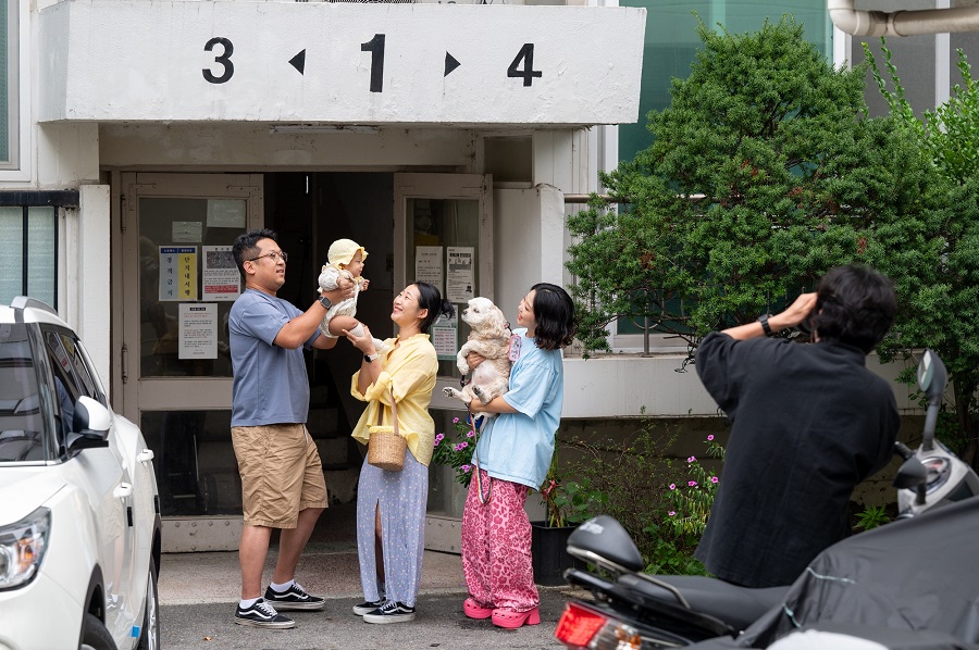 가족사진 스냅샷. /현대건설