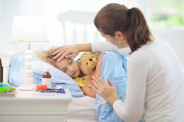 어린아이가 소아암에 걸려 일찍 세상을 뜨기도 한다. /게티이미지뱅크