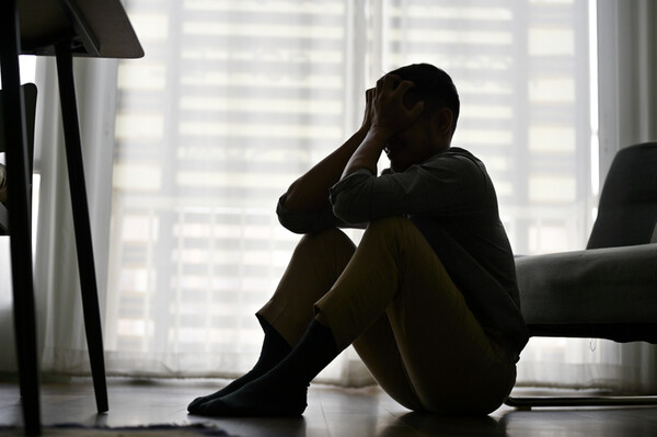 심리 부검 결과 복건복지부가 설립한 자살예방센터를 찾은 자살 사망자는 2.3%에 불과한 것으로 나타났다. /게티뱅크이미지