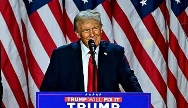 트럼프 전 대통령이 미국의 정치 전문 매체 더힐이 당선을 확실시하자 "오늘 역사를 만들었다"며 대선 승리를 선언했다. /연합뉴스