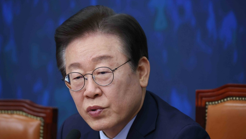 이재명 더불어민주당 대표가 15일 국회에서 열린 최고위원회의에서 발언하고 있다. 이날 오후에는 이 대표의 공직선거법 위반 혐의 사건에 대한 1심 선고 공판이 예정돼 있다. /연합뉴스