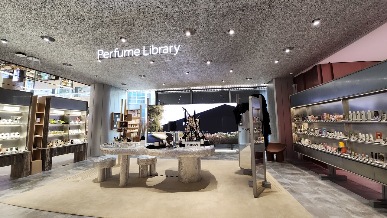 올리브영N 성수 2층 내 퍼퓸 라이브러리 공간 /류빈 기자