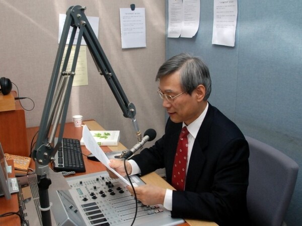 이웃들에게 책을 읽어주는 남자가 되다. /백만기