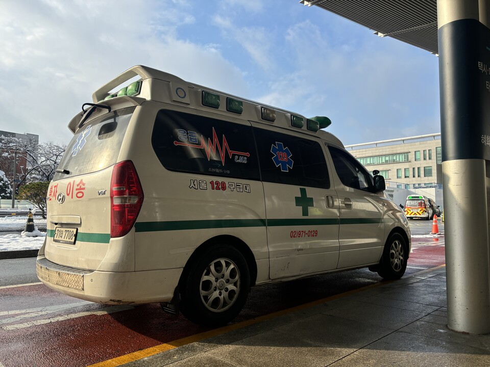 정부가 기피과 문제를 포함한 구조적 개선에 나서지 않으면 저출산과 고령화 시대에 필수의료 서비스는 더욱 악화될 것이라는 경고가 이어지고 있다. /김성하 인턴 기자