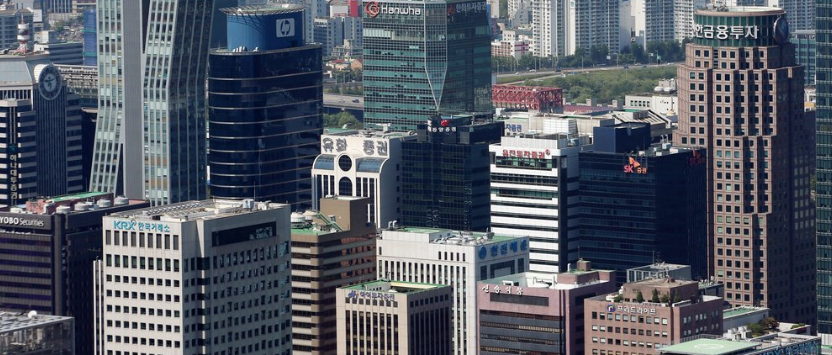 국내 주요 기업 중 절반이 내수 시장 부진과 수출 경기 둔화를 우려해 내년 긴축 경영을 계획하고 있는 것으로 나타났다. /연합뉴스