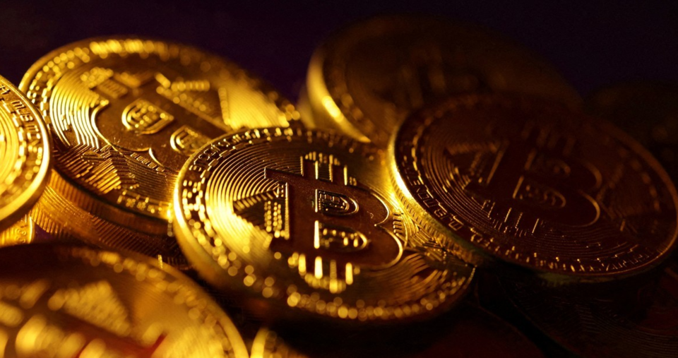 지난 3일 밤 10시 30분경 윤석열 대통령이 이례적으로 비상계엄을 선포함과 동시에 가상자산 국내 거래 가격이 폭락하면서 시장은 혼돈에 빠졌다. /연합뉴스