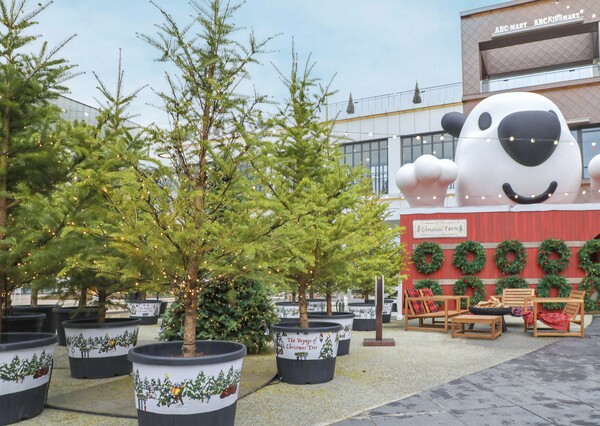 현대프리미엄아울렛 김포점 크리스마스 트리 /현대백화점