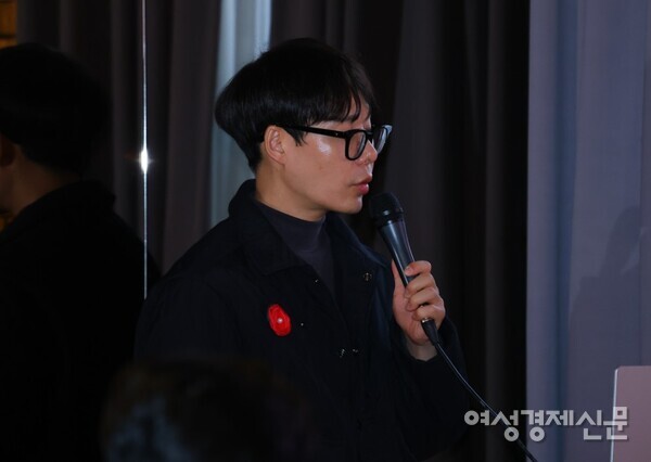 박세헌 월곡주얼리산업연구소 선임 연구원이 '2024 주얼리 페스타'에서 'K-주얼리의 현재와 미래'를 주제로 기조 발제하고 있다. /류빈 기자